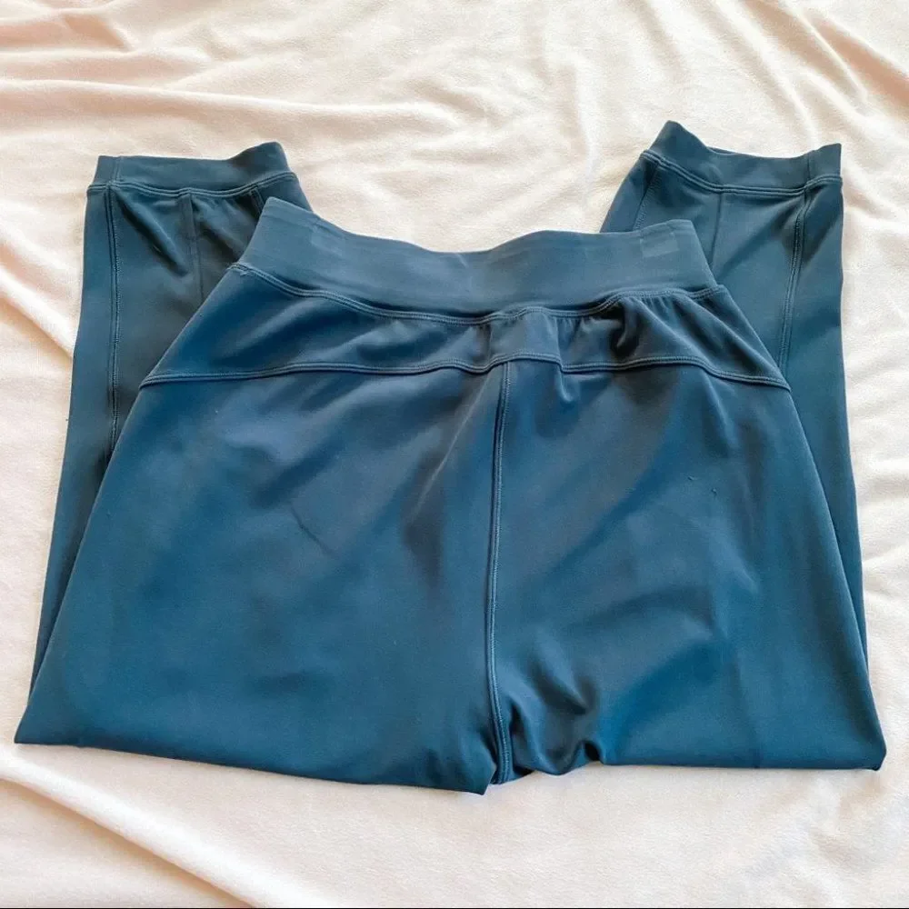Lululemon Rejuvenate Crop *18